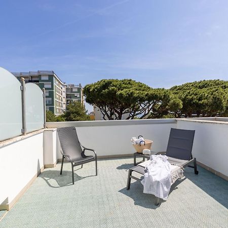 Hotel Adriatica Riccione Esterno foto