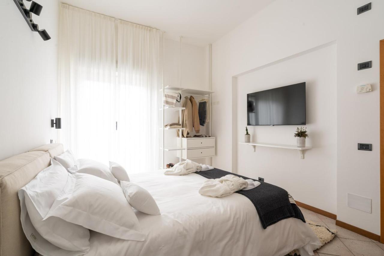 Hotel Adriatica Riccione Esterno foto