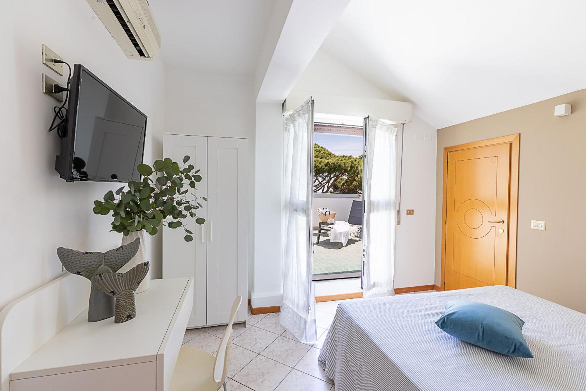 Hotel Adriatica Riccione Esterno foto