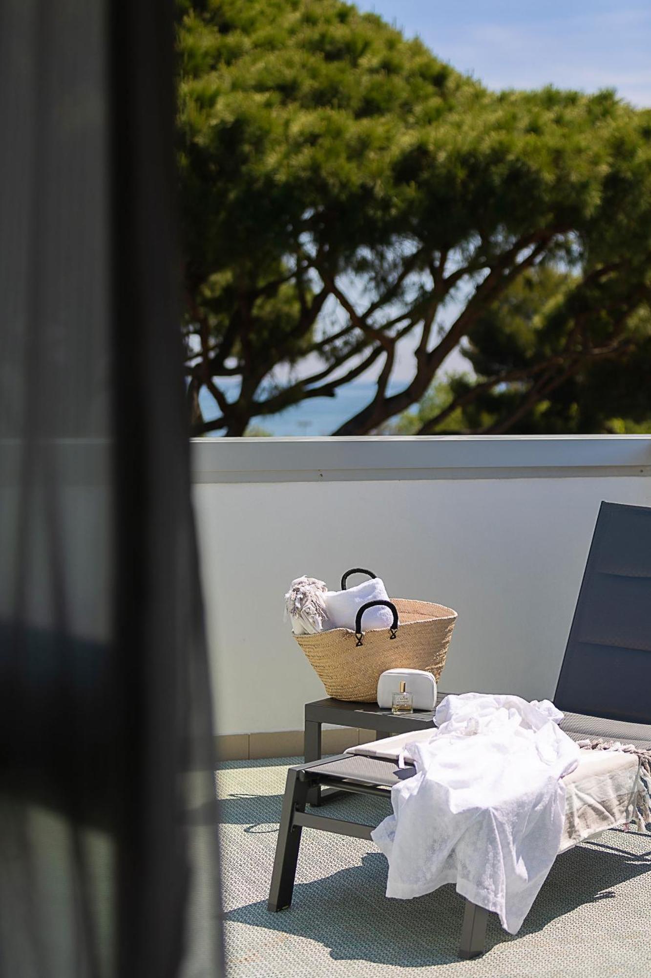Hotel Adriatica Riccione Esterno foto