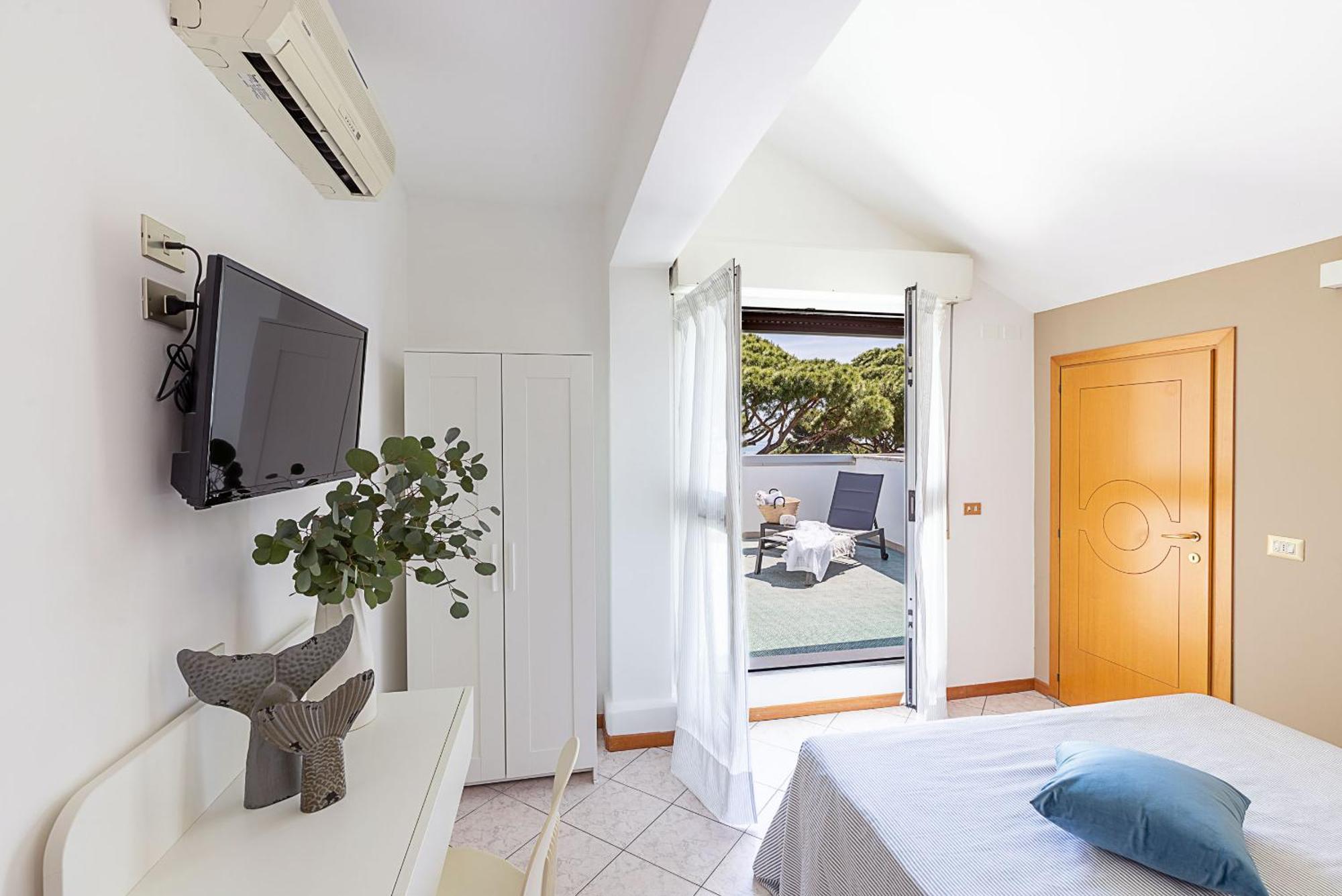 Hotel Adriatica Riccione Esterno foto